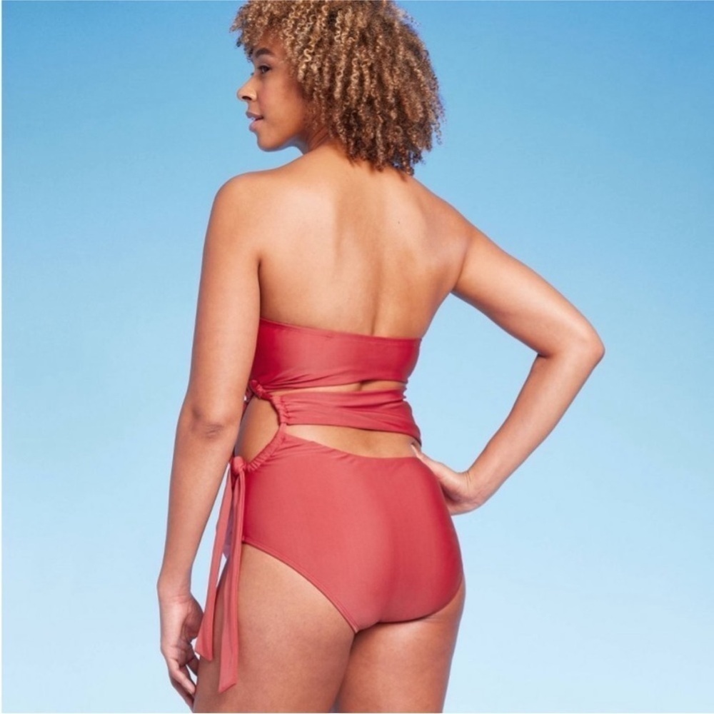 Bandeau Cut Out One Piece Swimsuit - Shade & Shore Red
NWT - Picture 2 of 8